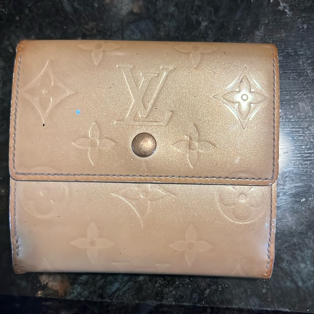 Louis Vuitton wallet . Authentic